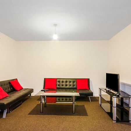 Spacious Studio Flat- Watford Junction & Harry Potter World Екстер'єр фото